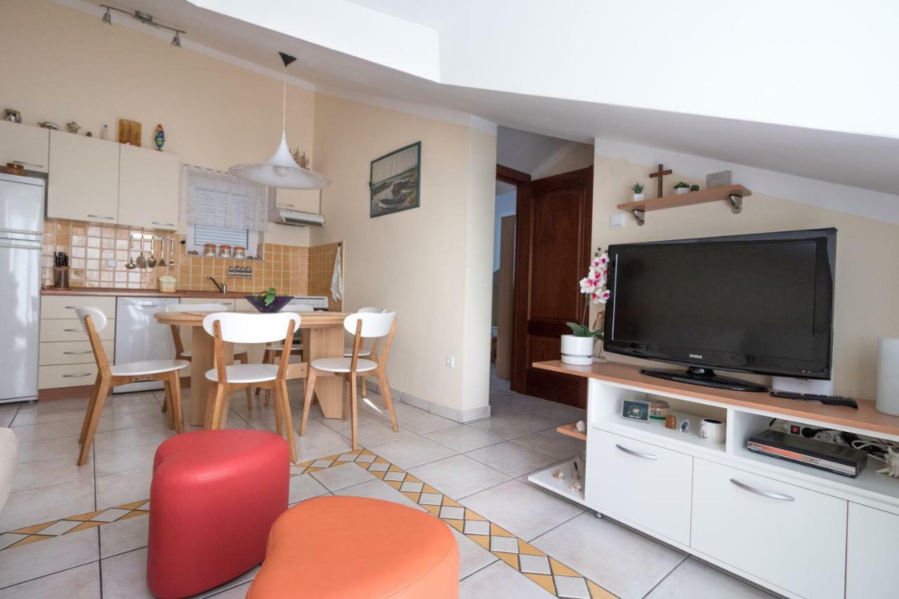 Apartman Nena 투라니 외부 사진